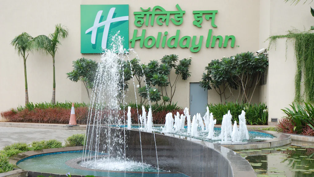 Holiday Inn Mumbai International Hotel Escorts